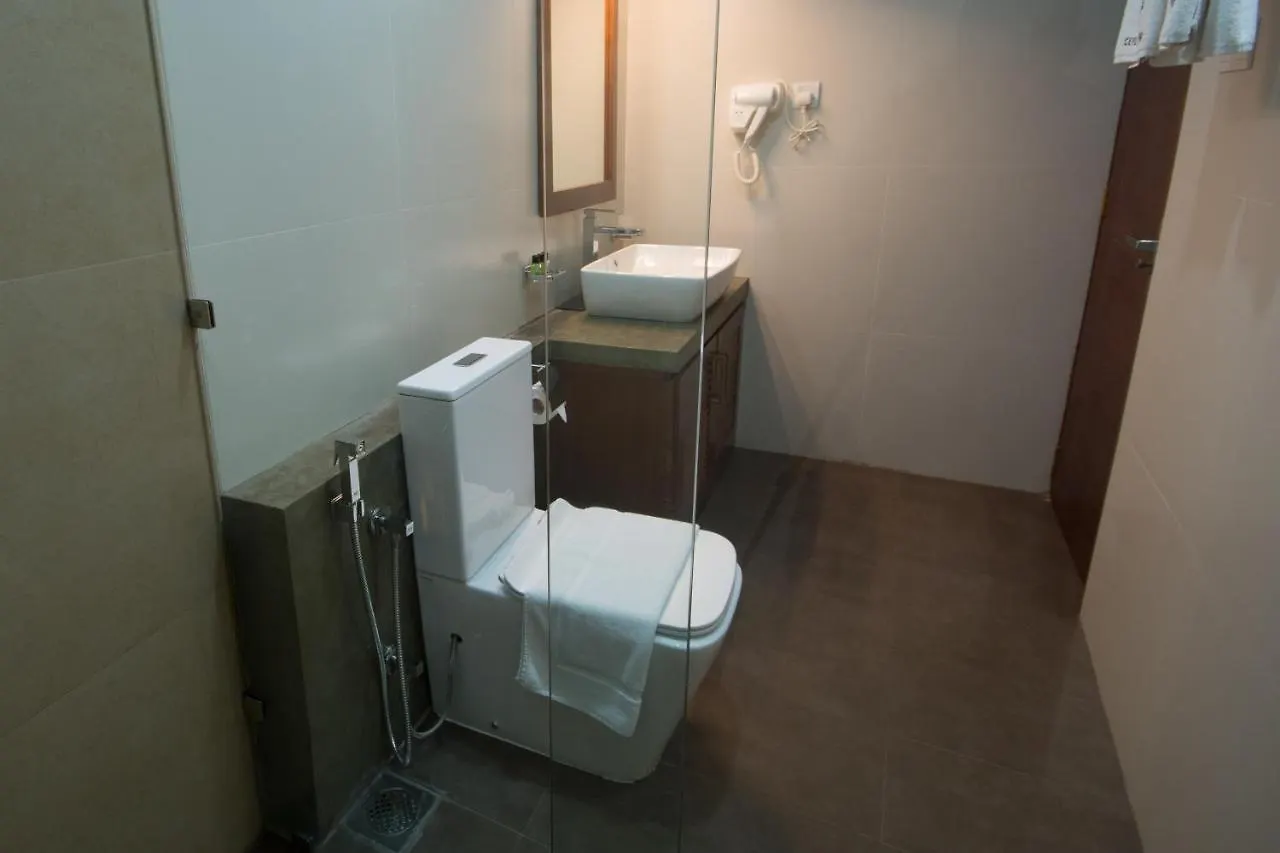 Ceyloni City Hotel Kandy 2*,